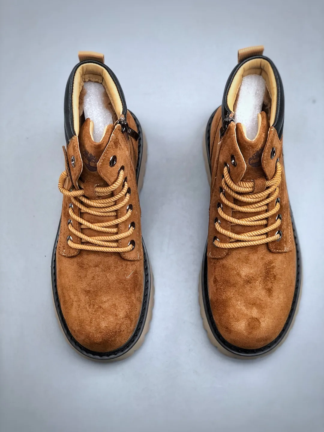 Local 💰640 supports store opening new goods 🚀 #Timberland Timberland/Timberland new autumn and winter products essential outdoor leisure rhubarb boots series for autumn and winter #Guangdong Dachang quality original box original packaging fashion trend matching fabrics made of Italian 🇮🇹 top matte fine-grained cowhide lightweight outsole with anti-odor and anti-corrosion genuine leather latex insoles from outsole to hardware are made from OEM raw materials Same as the original Goodyear's never-opening glue process. Good products don't kill pigs. The quality of the first order is strictly controlled. Exclusively released on the entire network. The quality is beyond doubt. The full set of official website unified packaging gives you a perfect wearing experience. The quality is exquisite and durable. A must-have for sportsmen. Specializes in not looking handsome. High-quality feet feel first-class. This winter, it is specially used for outdoor cold protection. Daily casual matching. Size: 38-44 (leather shoe size)